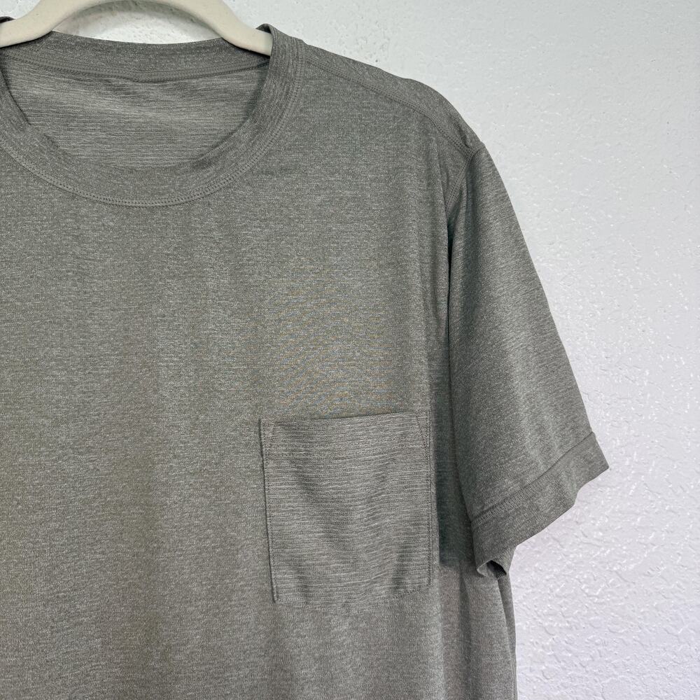 Vuori Shirt Mens Medium Tradewind Performance T-Shirt Pocket Tee Activewear M - Picture 4 of 8